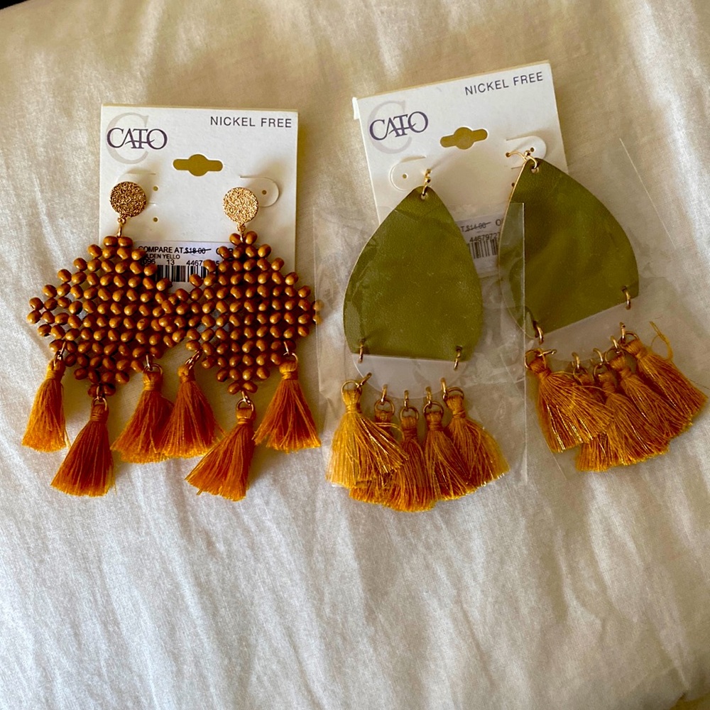 COPY - Two pair of Cato earrings, cute and lightweight.